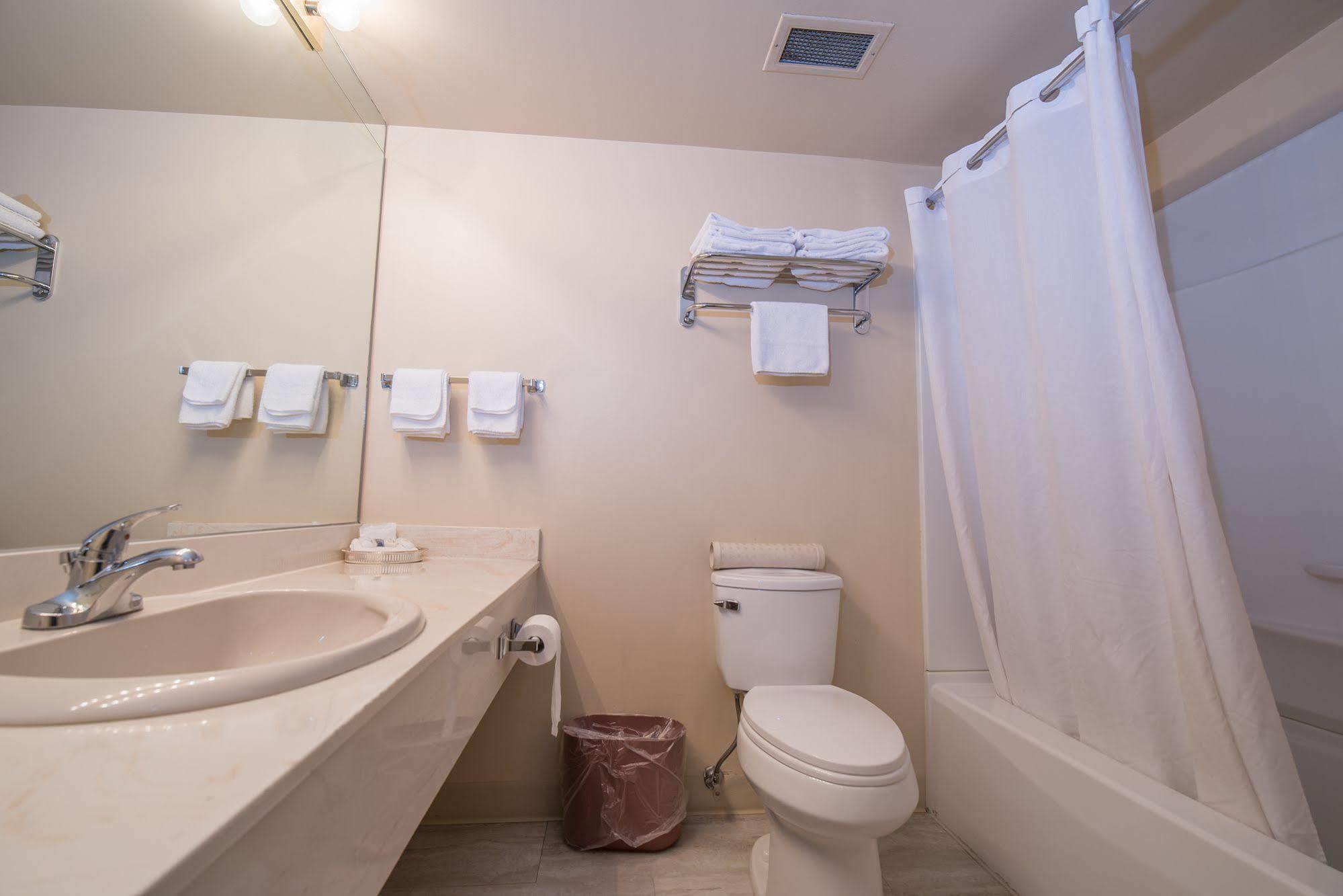 Argyll Plaza Hotel Edmonton Zewnętrze zdjęcie
